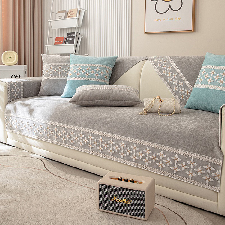 Broderet Chenille Sofa Cover